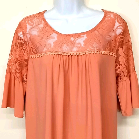 Luxology Peach & Lace Top Medium Blouse - Picture 3 of 9